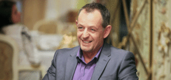 Най-големите врагове сядат на една маса в новия епизод на „Връзки“ по FOX life