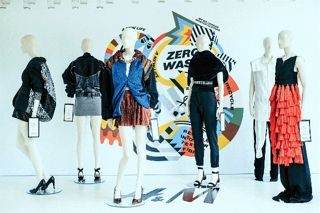 H&M_instalation copy