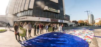Двадесет и пет метрова риба от 800 полиетиленови плика се появи пред НДК