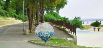 Арт инсталации приканват бургазлии да събират разделно пластмаса