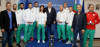 Министър Кралев награди шампионите от Световното първенство по Шотокан Карте –До   