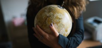 От секюритизация към етика на грижата: климатичното време на жените